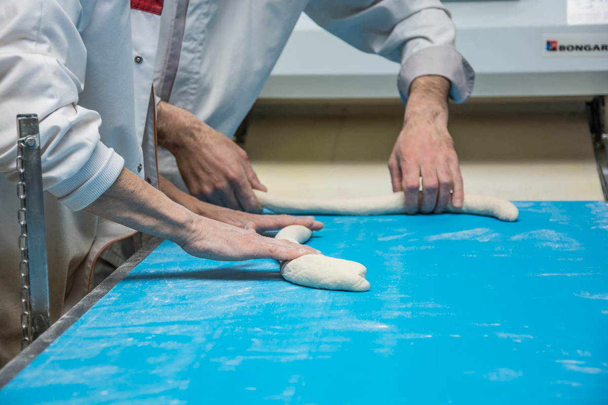 Découvrir le process de façonnage du fabricant de pains et brioches congelés Briogel